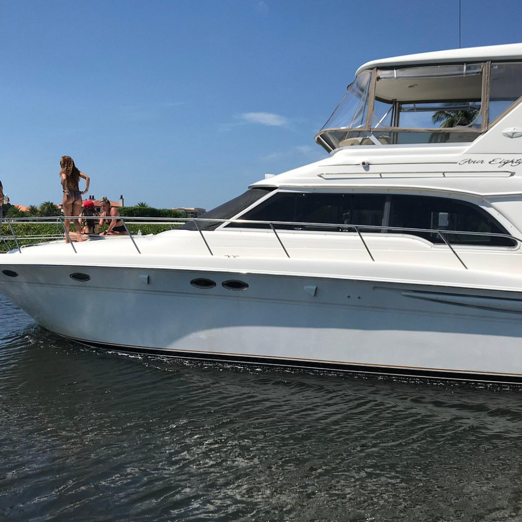 Jupiter Private Yacht Cruise with Captain/Stewardess